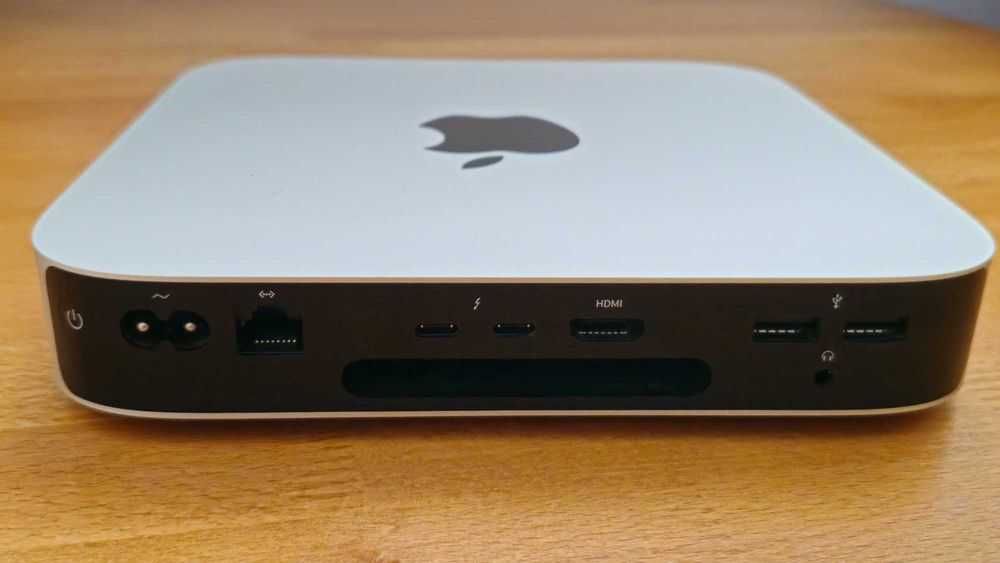 Vand Mac Mini M1 8gb de Ram si 512 Gb stocare + dock Satechi nou