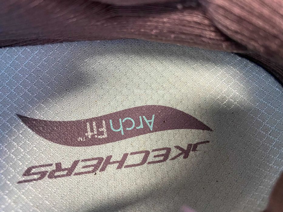 ''Skechers Arch Fit''оригинални маратонки 40 номер
