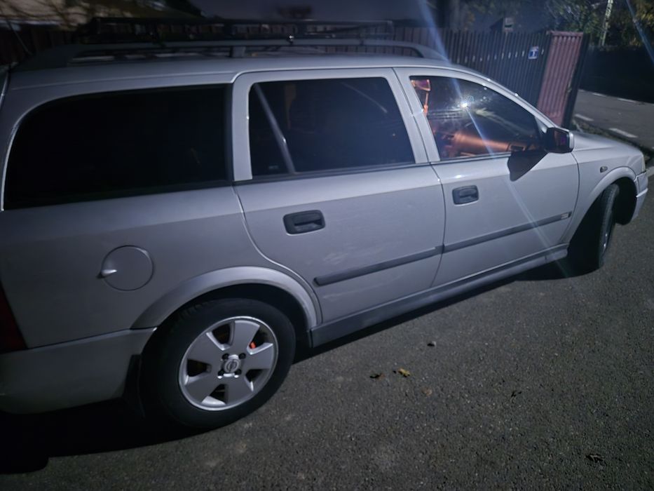 Vand opel astra g caravan 1.6 benzina km 17000