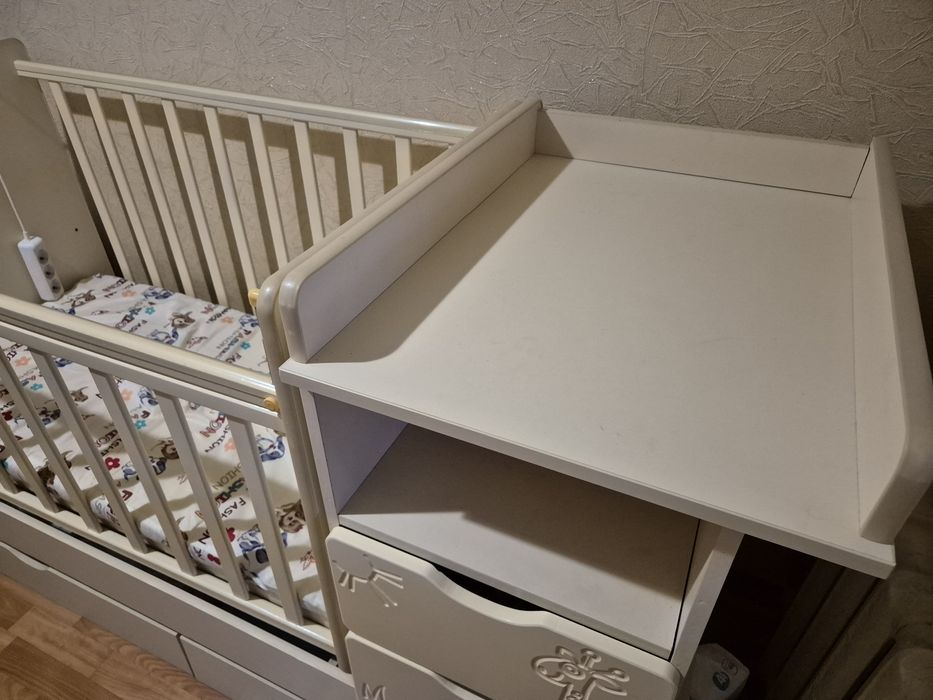 Детская кроватка