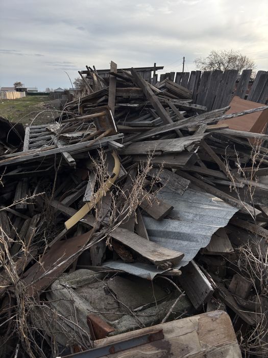 Доски и строительные материалы б/у