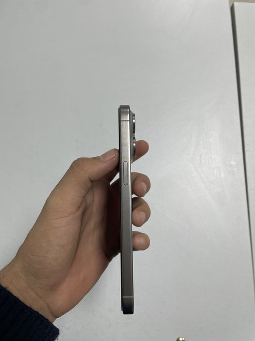 Iphone 15 pro max Natural Titanium
