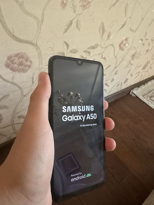 Samsung A50 в хорошем состояний