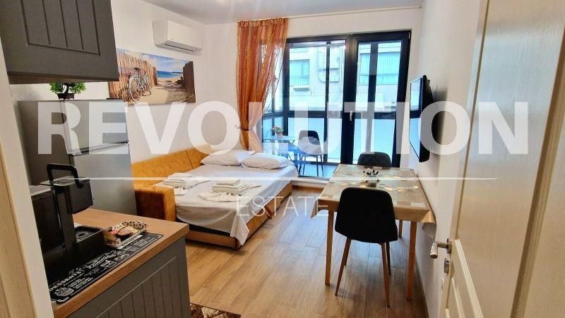 Дава се под наем Двустаен апартамент в Варна, ВИНС - 50 кв.м за 700 € - Снимка #2
