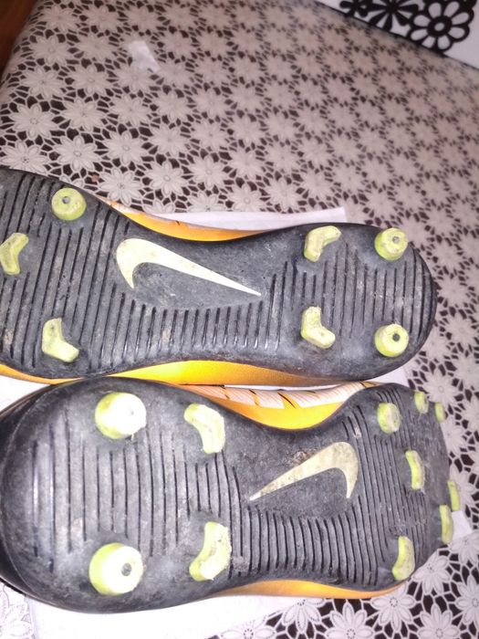 Юношески бутонки Nike