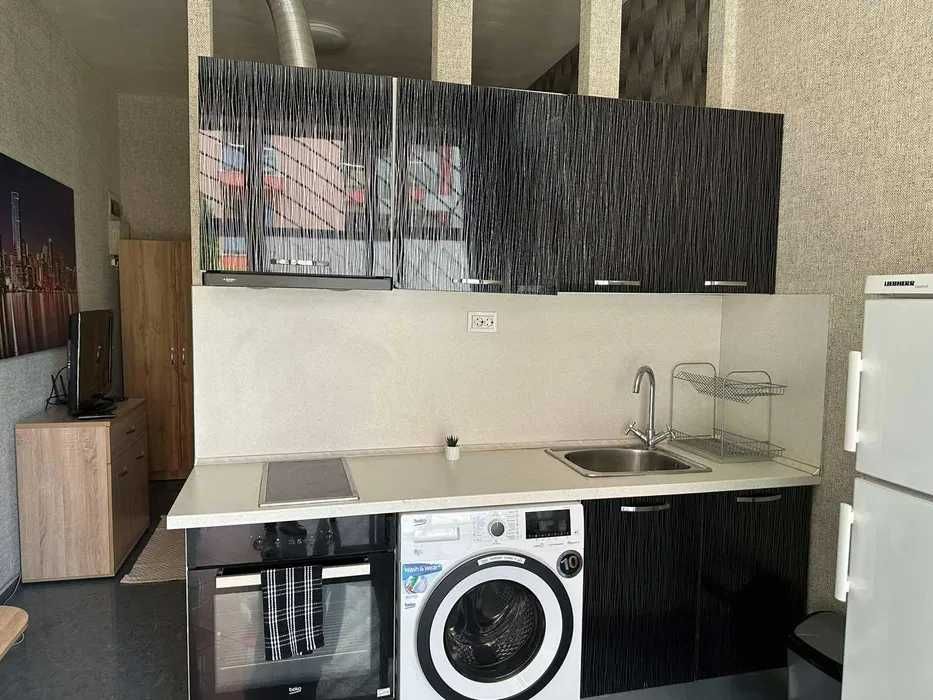 Дава се под наем Ателие в София, Полигона - 40 кв.м за 350 € - Снимка #1