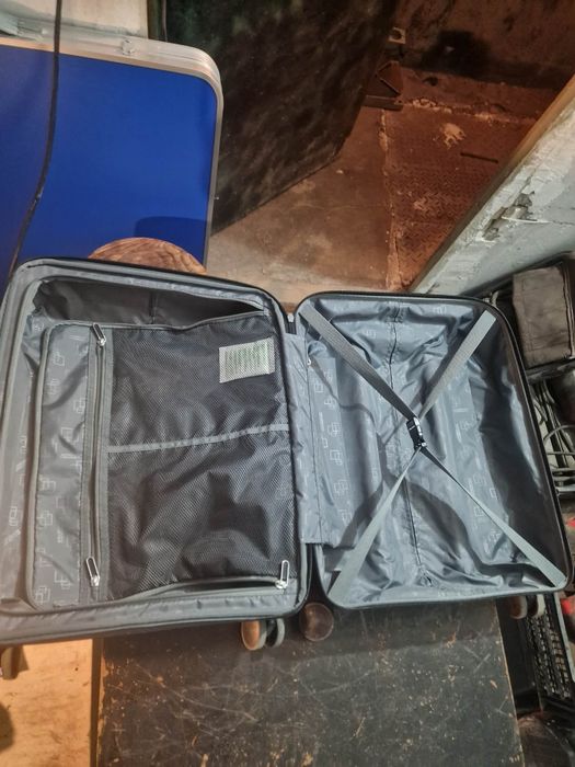 Куфар American Tourister