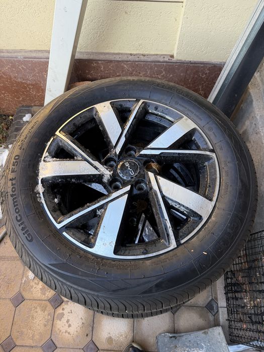 Продам диски с резиной 18 размер от byd song pro