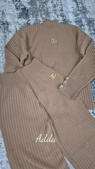 Compleu tricou DG marime universală preț 300 lei