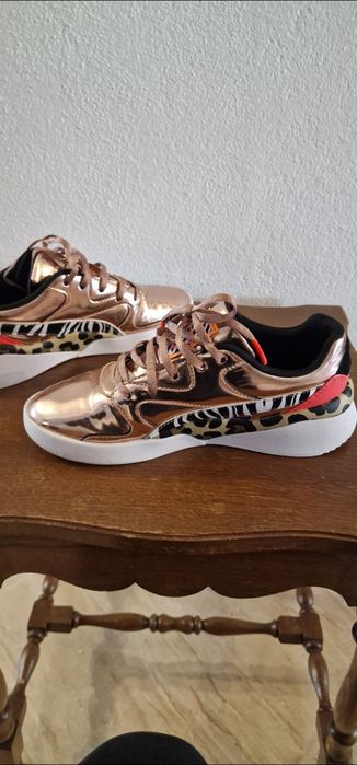 Puma ediție limitata auriu rose 36
