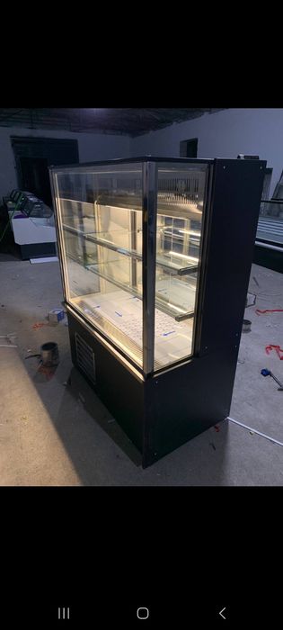 Витрина холодилник
