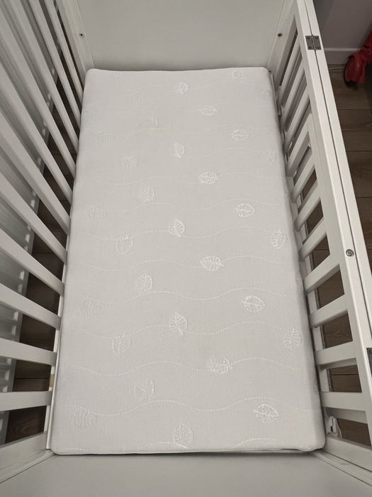 Patut din lemn cu saltea de cocos inclusa+cadou un set de protectie