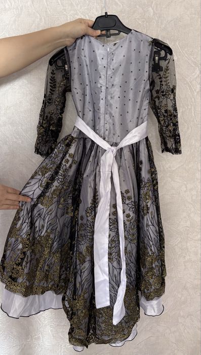 Нарядное платье для девочки, 8-12 лет