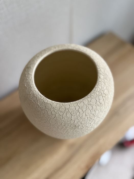 Ваза бежова грапава