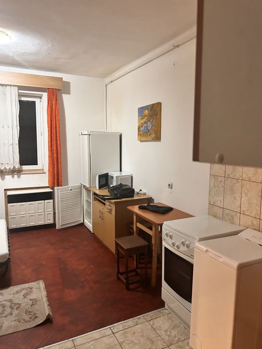 Garsoniera in 7 Noiembrie, la 200 m de UMF sau spital