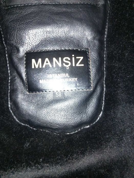 Чёрная дублёнка почти новая.