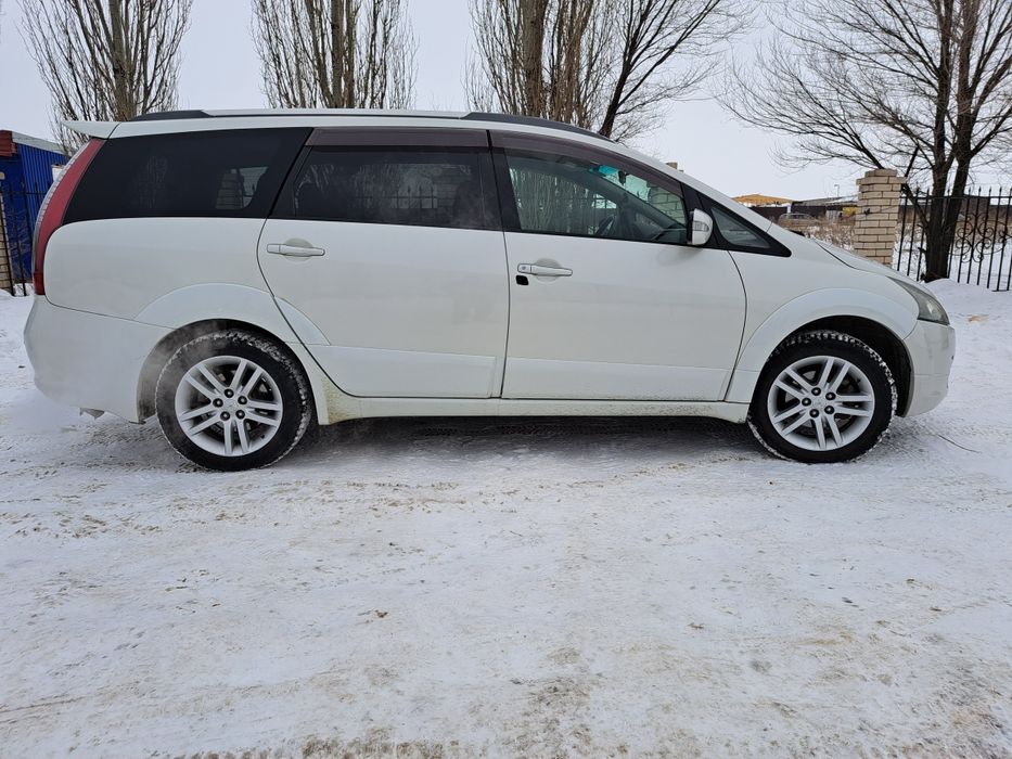 Митсубиши грандис 7 мест