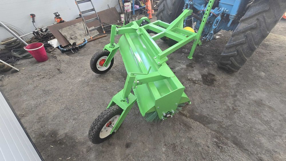 Коммунальная техника: щетки, отвалы, КУНы, погрузчики,