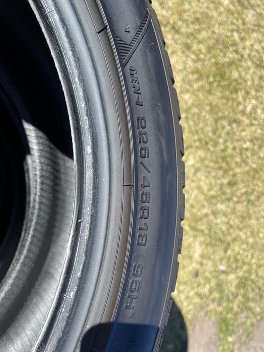 225/45R18 GoodYear iarna M+S aproape noi