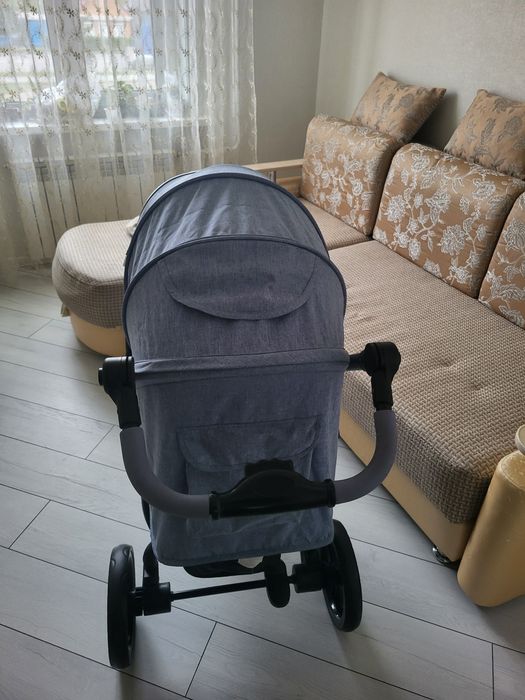 Срочно продам коляску 35 000