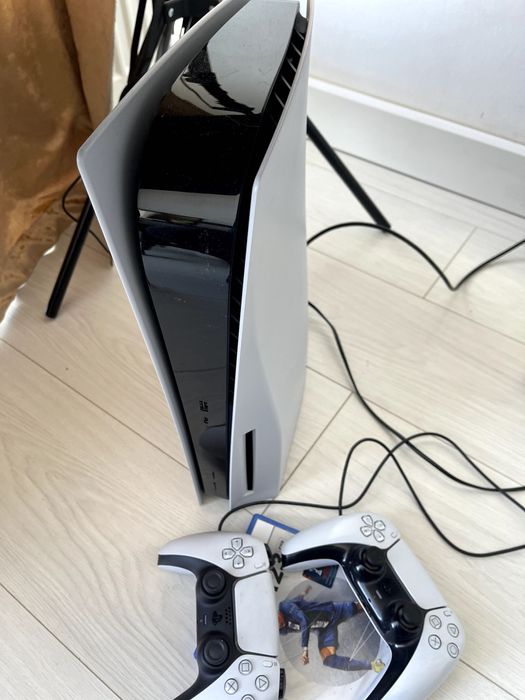 Sony PlayStation 5 + джостика 2 + игр 7 и диск