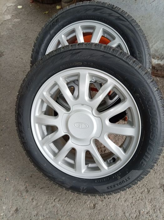 Колеса зимние на ВАЗ r15.