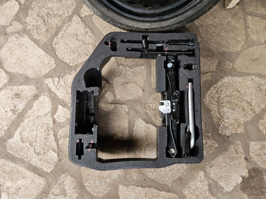 Резервна гума патерица за Audi a4 b8 b9 125 70 19