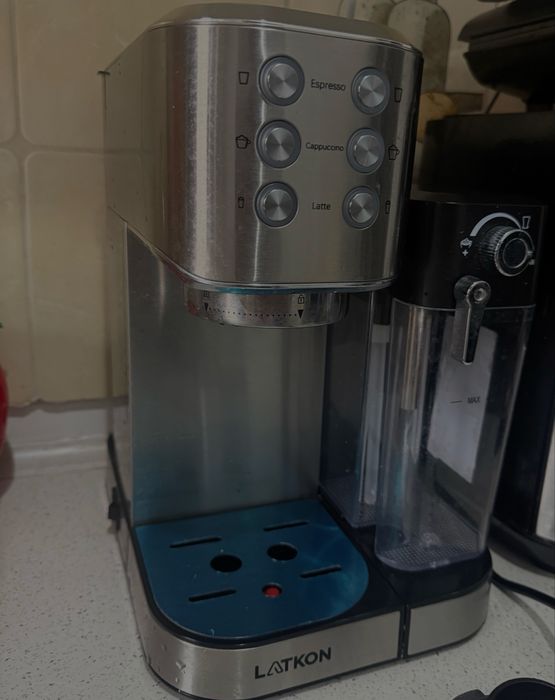 Espressor cafea semiautomat cu tot cu accesorii si garantie