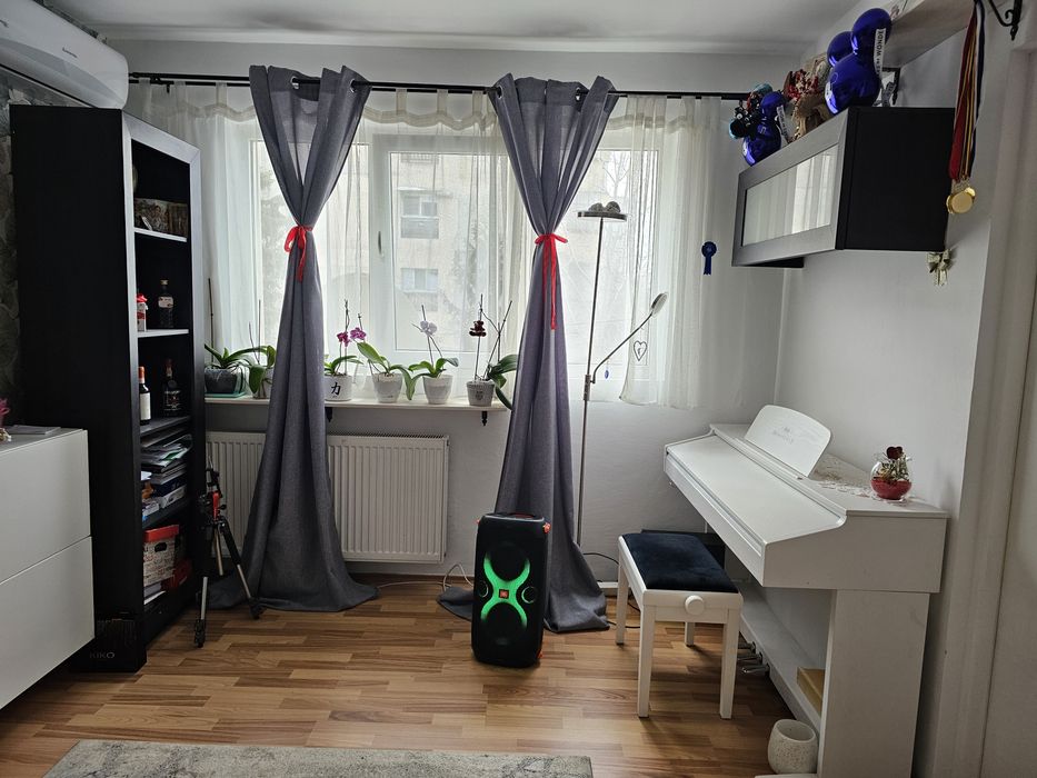 2 camere/ aleea Ciucului/ vest