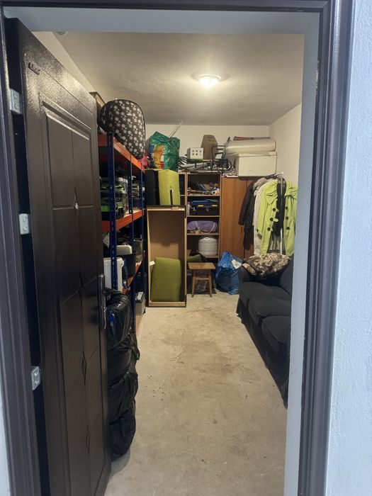 Vand boxa bloc demisol 14m patrati