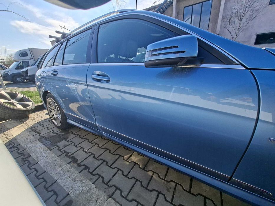 Usa dezechipata stanga/dreapta fata Mercedes C-Class S204 Combi