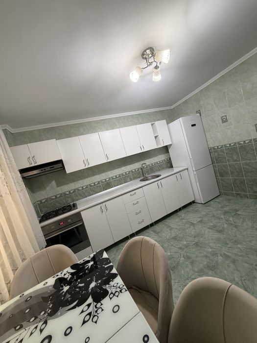 Inchiriez apartament 3 camere