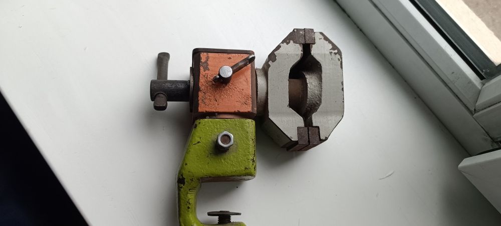 Продам тиски ссср