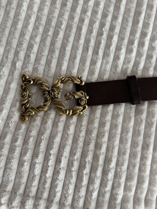 Колани от кожа и  камъни