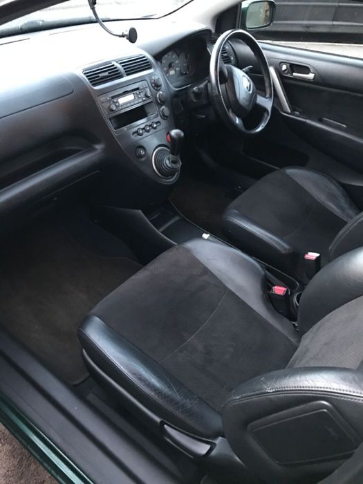 Хонда Сивик 2002 година 1600 кубика 110 коня 3 врати