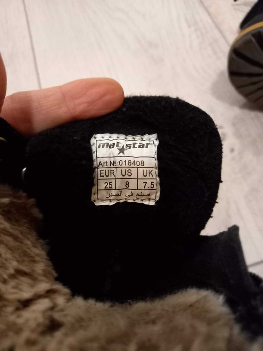 Ботуши за момиче 25 номер,Естествена  кожа.