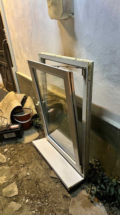 geam temopan alb 114 x 85cm , cu pervaz,