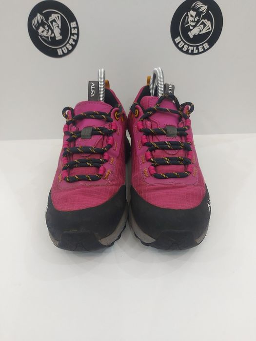 Дамски туристически обувки ALFA. Номер 38