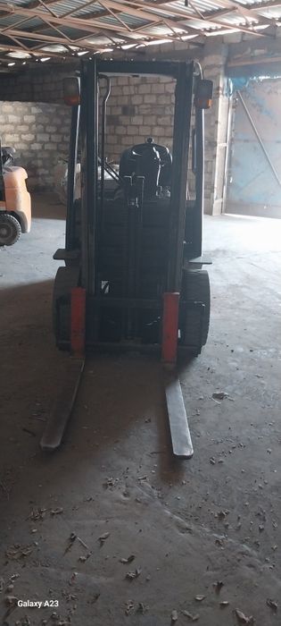 Вилочный погрузчик 2.5 тон Кара