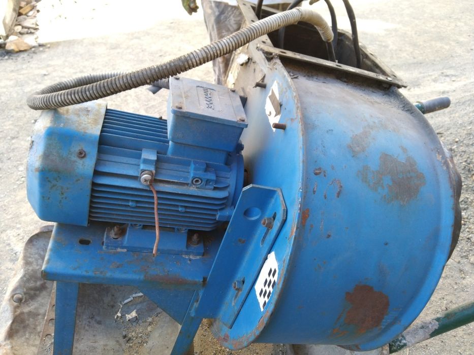 Продаю зонт новый и улитку с двигателем.