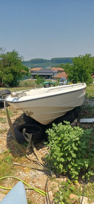 Лодка Play Rover 4.40