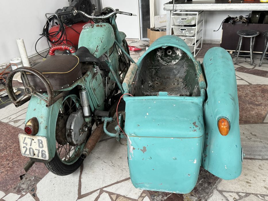 Vand doua Ij 56, Izh 350, cu ataș