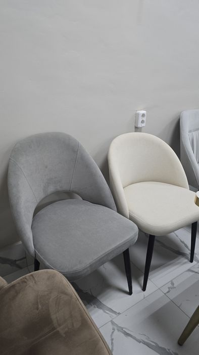 Стулья новые с ветрины