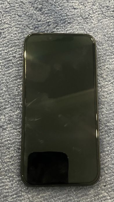 Айфон 16е в идеальном состоянии