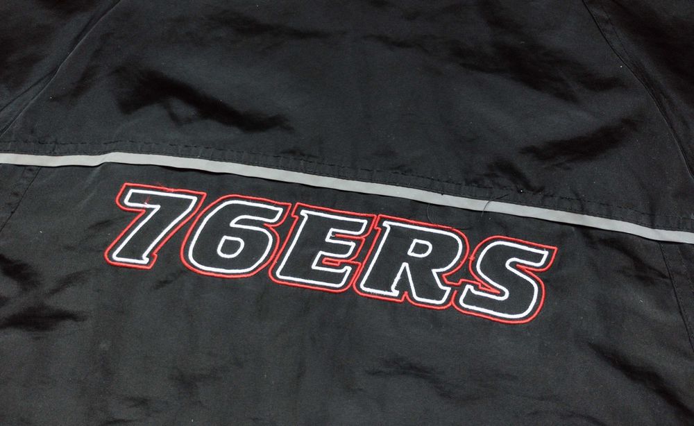 NBA / Philadelphia 76ers - зимно яке с качулка