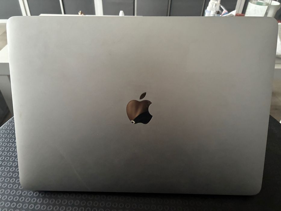 Macbook Pro 2016 13'' 8GB RAM 250 GB SSD - stare foarte buna