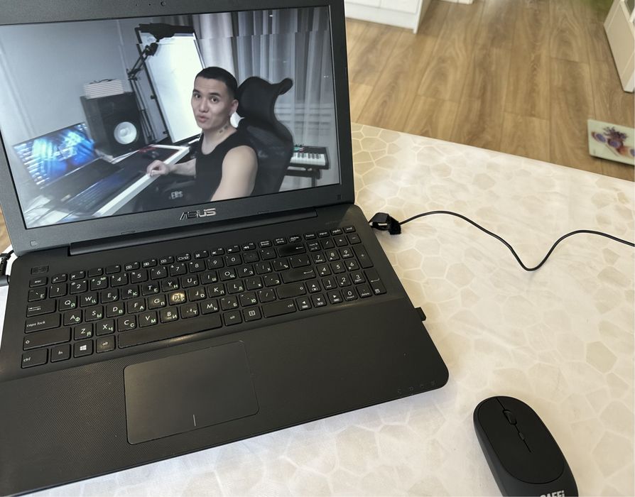 В продаже ноутбук