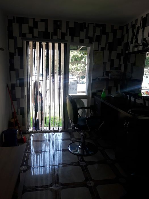 Spatiu comercial frizerie