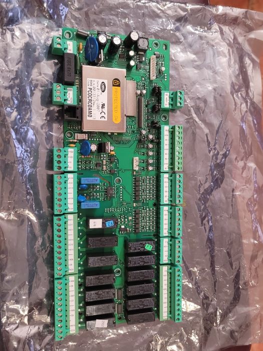 Carel PCOCRC0AM0  Control Programabil HVAC  Rev. 1