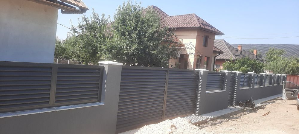 Porti Metalice si  Panouri de Gard